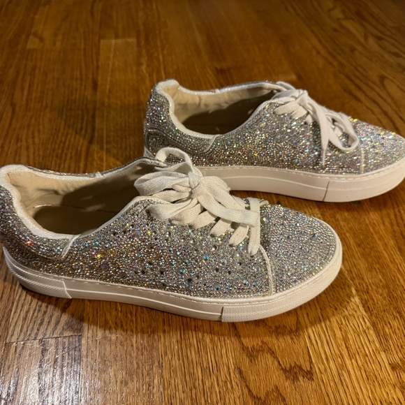 Betsy Johnson rhinestone sneaker size 9 - Picture 2 of 4